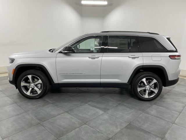 new 2024 Jeep Grand Cherokee car, priced at $43,869