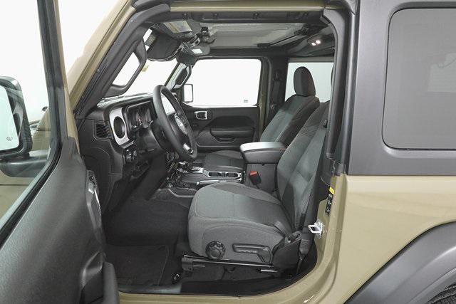 new 2025 Jeep Wrangler car, priced at $41,104