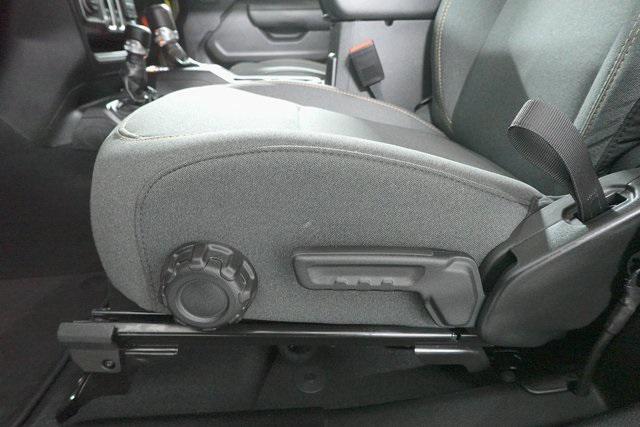 new 2025 Jeep Wrangler car, priced at $41,104