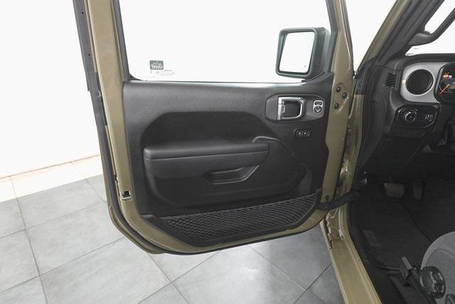 new 2025 Jeep Wrangler car, priced at $41,104