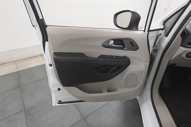 used 2023 Chrysler Pacifica car, priced at $25,499