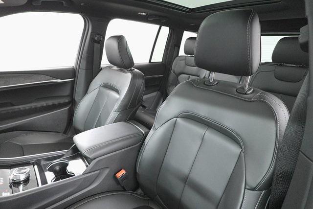 new 2025 Jeep Grand Cherokee car, priced at $44,209