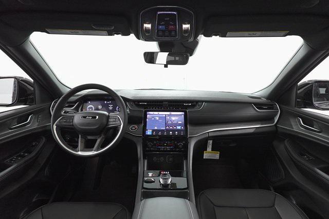 new 2025 Jeep Grand Cherokee car, priced at $44,209