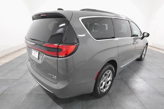 used 2023 Chrysler Pacifica car, priced at $39,394