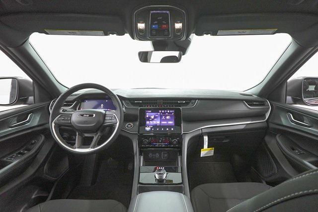 new 2025 Jeep Grand Cherokee car, priced at $38,625
