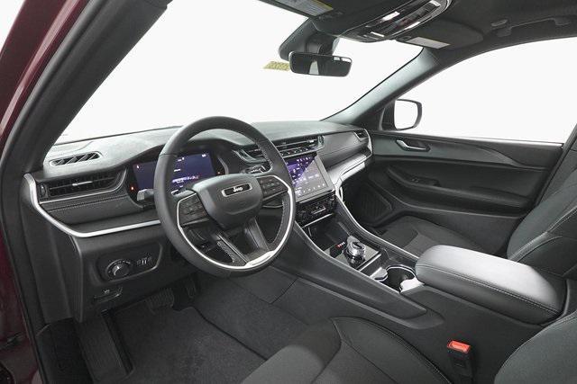 new 2025 Jeep Grand Cherokee car, priced at $38,625
