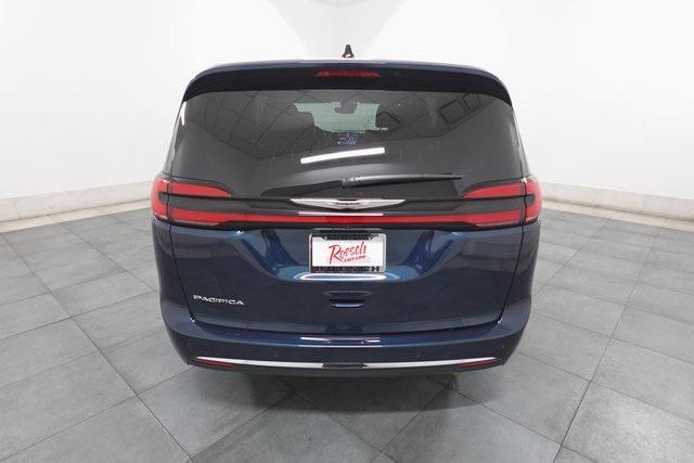 new 2025 Chrysler Pacifica car, priced at $41,640