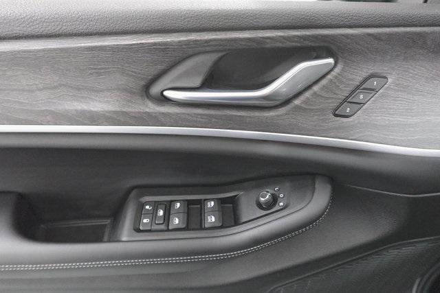 new 2025 Jeep Grand Cherokee car, priced at $40,239