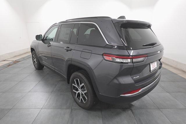 new 2025 Jeep Grand Cherokee car, priced at $40,239
