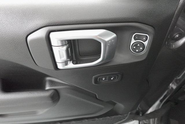 new 2025 Jeep Wrangler car, priced at $44,174