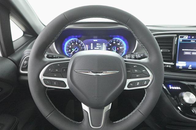 new 2025 Chrysler Pacifica car, priced at $41,625