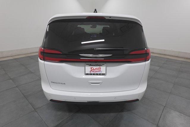 new 2025 Chrysler Pacifica car, priced at $41,625