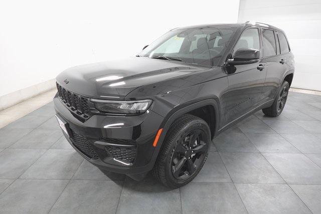 new 2025 Jeep Grand Cherokee car, priced at $45,675