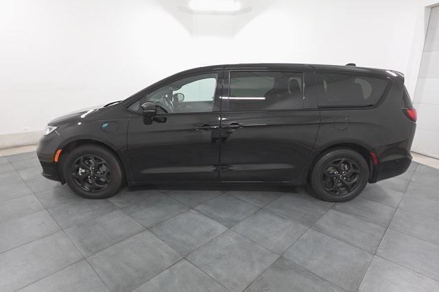 used 2024 Chrysler Pacifica Hybrid car, priced at $37,995