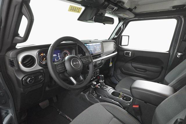 new 2025 Jeep Wrangler car, priced at $44,174