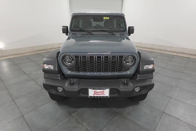 new 2025 Jeep Wrangler car, priced at $44,174