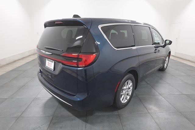 new 2025 Chrysler Pacifica car, priced at $42,048