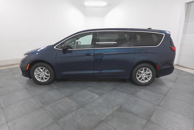 new 2025 Chrysler Pacifica car, priced at $42,048