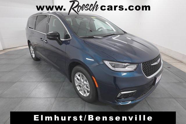 new 2025 Chrysler Pacifica car, priced at $42,048
