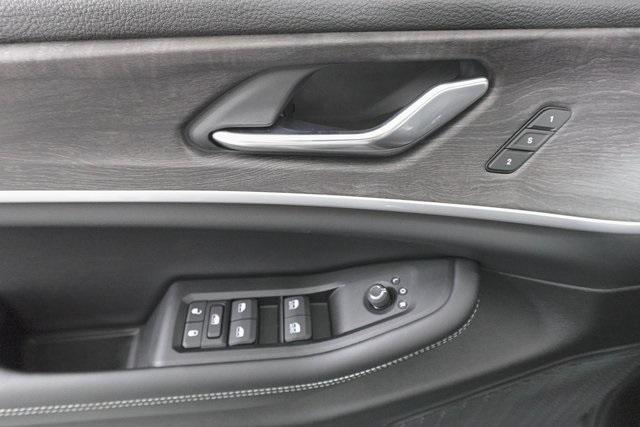 new 2025 Jeep Grand Cherokee car, priced at $49,194
