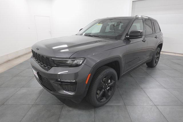 new 2025 Jeep Grand Cherokee car, priced at $49,194