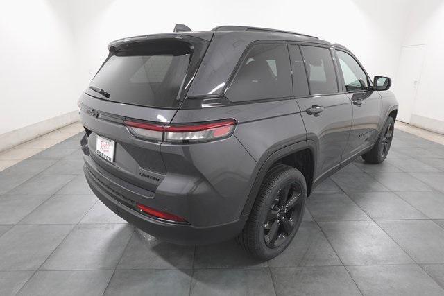new 2025 Jeep Grand Cherokee car, priced at $49,194