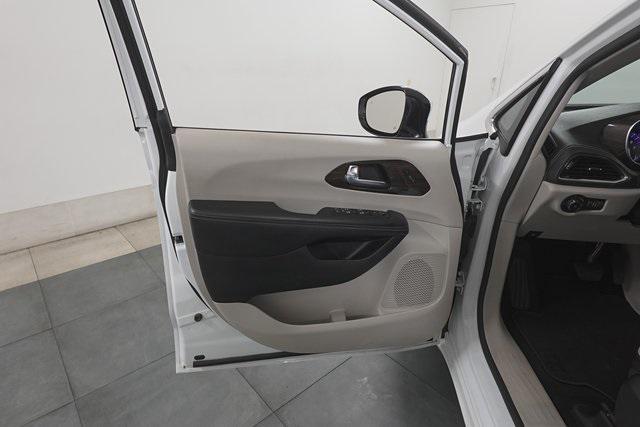 used 2023 Chrysler Pacifica car, priced at $28,995