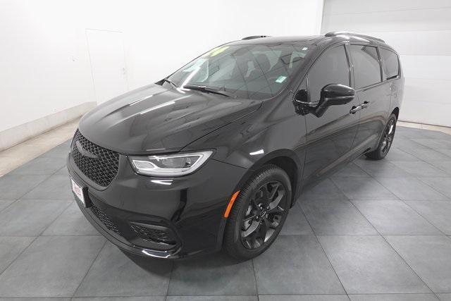 used 2024 Chrysler Pacifica car, priced at $43,865
