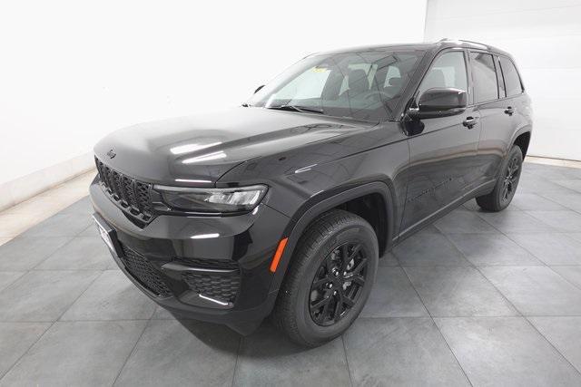 new 2025 Jeep Grand Cherokee car, priced at $44,030