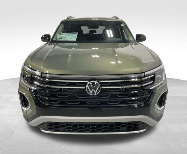 new 2025 Volkswagen Atlas car, priced at $48,649