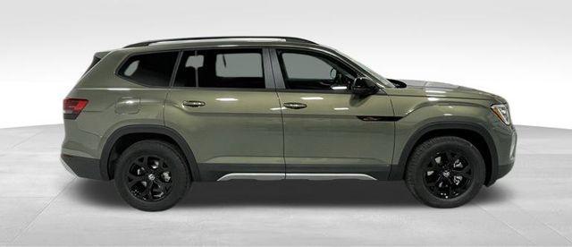 new 2025 Volkswagen Atlas car, priced at $48,649