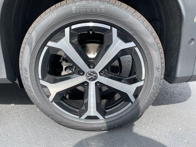 new 2025 Volkswagen Tiguan car, priced at $35,871