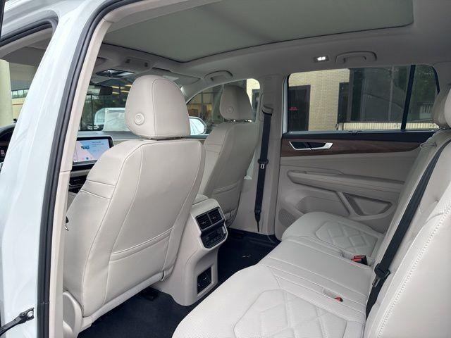 new 2025 Volkswagen Atlas car, priced at $44,801