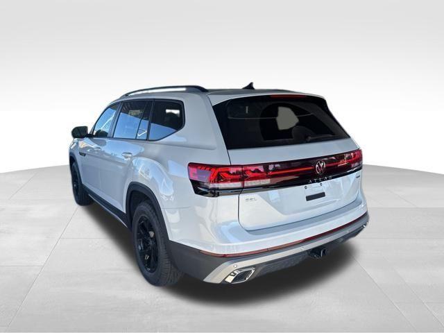 new 2024 Volkswagen Atlas car, priced at $53,711