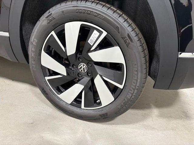 new 2026 Volkswagen Atlas Cross Sport car, priced at $50,471