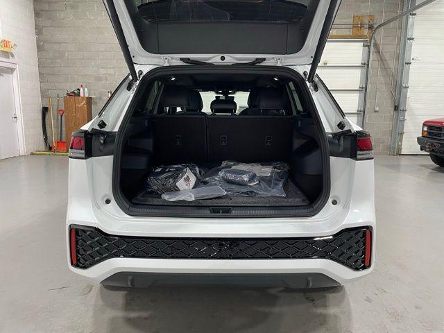 new 2025 Volkswagen Tiguan car, priced at $39,702