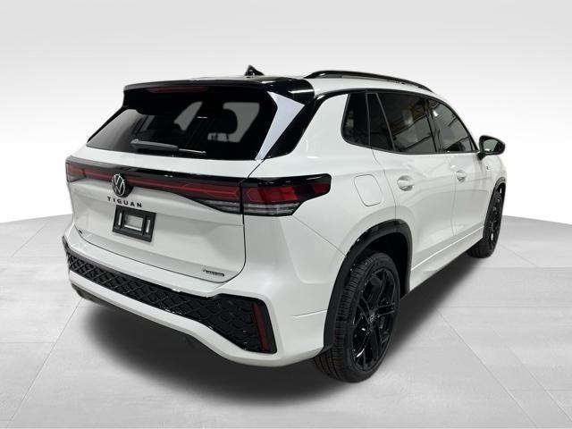 new 2025 Volkswagen Tiguan car, priced at $39,702