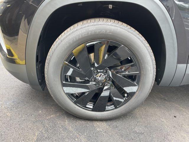 new 2026 Volkswagen Atlas car, priced at $48,915