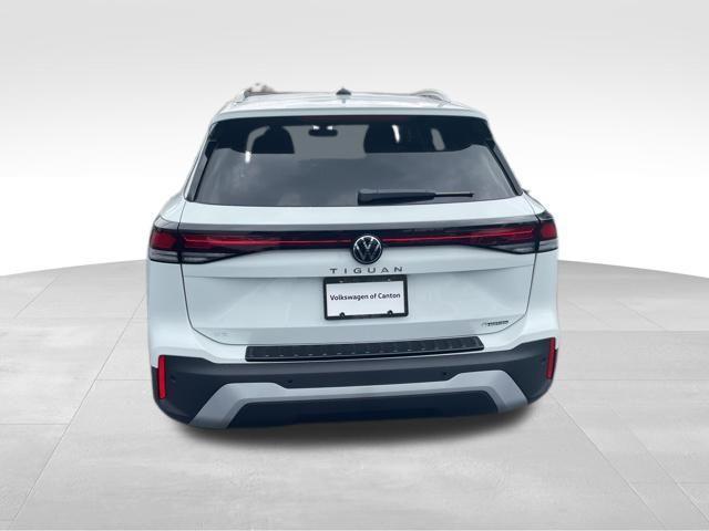 new 2025 Volkswagen Tiguan car, priced at $37,199