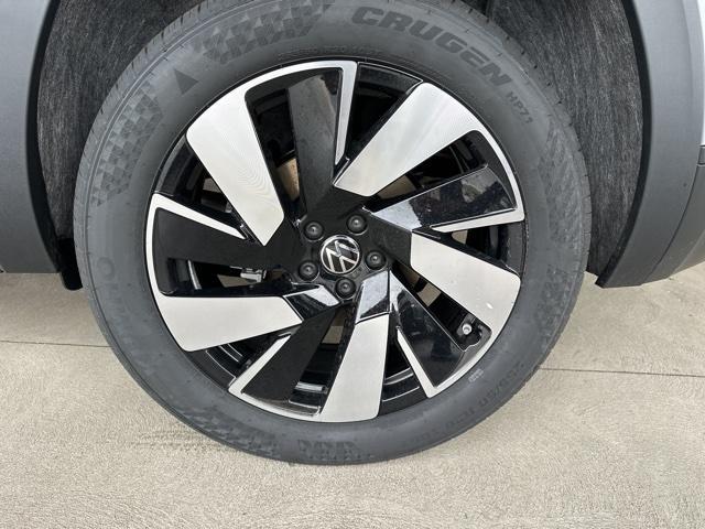 new 2024 Volkswagen Atlas Cross Sport car, priced at $44,561