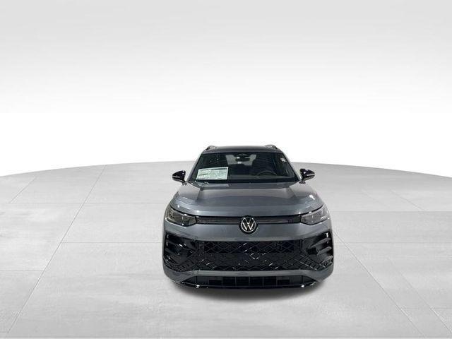 new 2025 Volkswagen Tiguan car, priced at $37,231