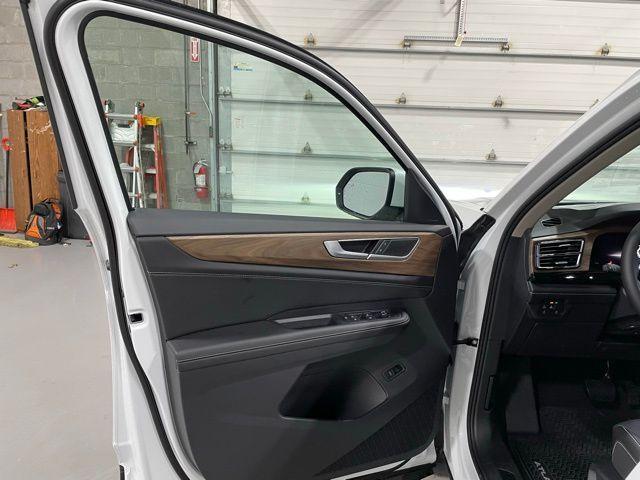 new 2026 Volkswagen Atlas car, priced at $48,870