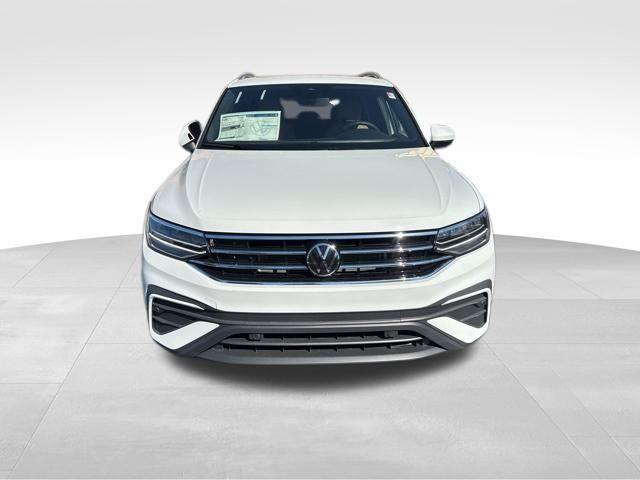 new 2024 Volkswagen Tiguan car, priced at $35,811