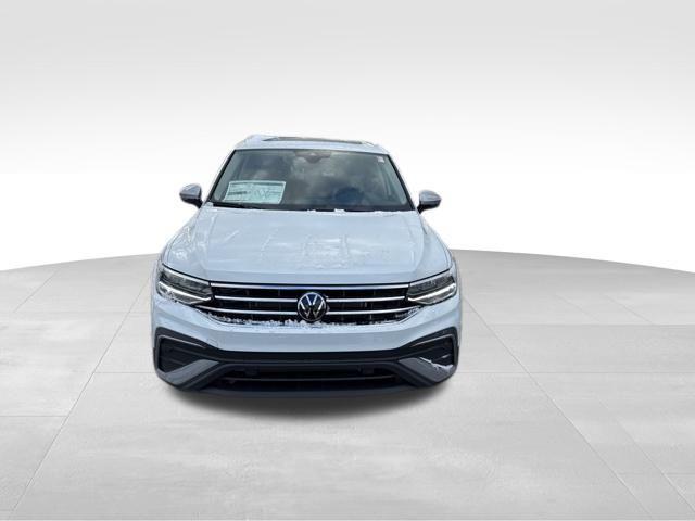 new 2024 Volkswagen Tiguan car, priced at $35,051