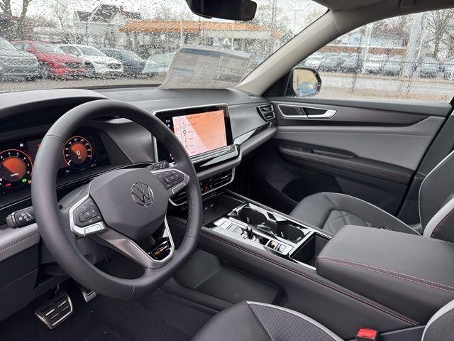 new 2025 Volkswagen Atlas car, priced at $47,951