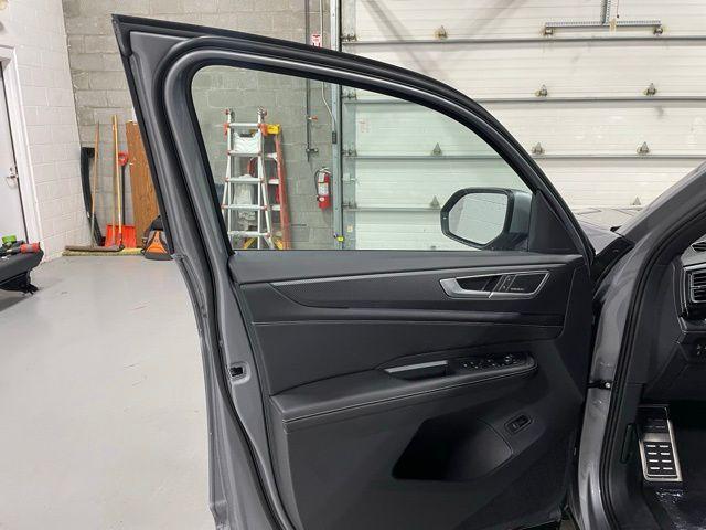 new 2026 Volkswagen Atlas Cross Sport car, priced at $55,238