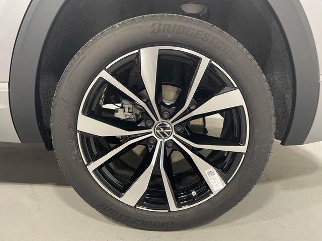 new 2025 Volkswagen Atlas car, priced at $55,234