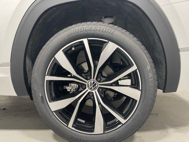 new 2026 Volkswagen Atlas car, priced at $57,398