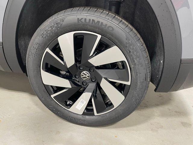 new 2026 Volkswagen Atlas Cross Sport car, priced at $47,782