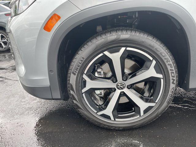 new 2025 Volkswagen Tiguan car, priced at $36,621